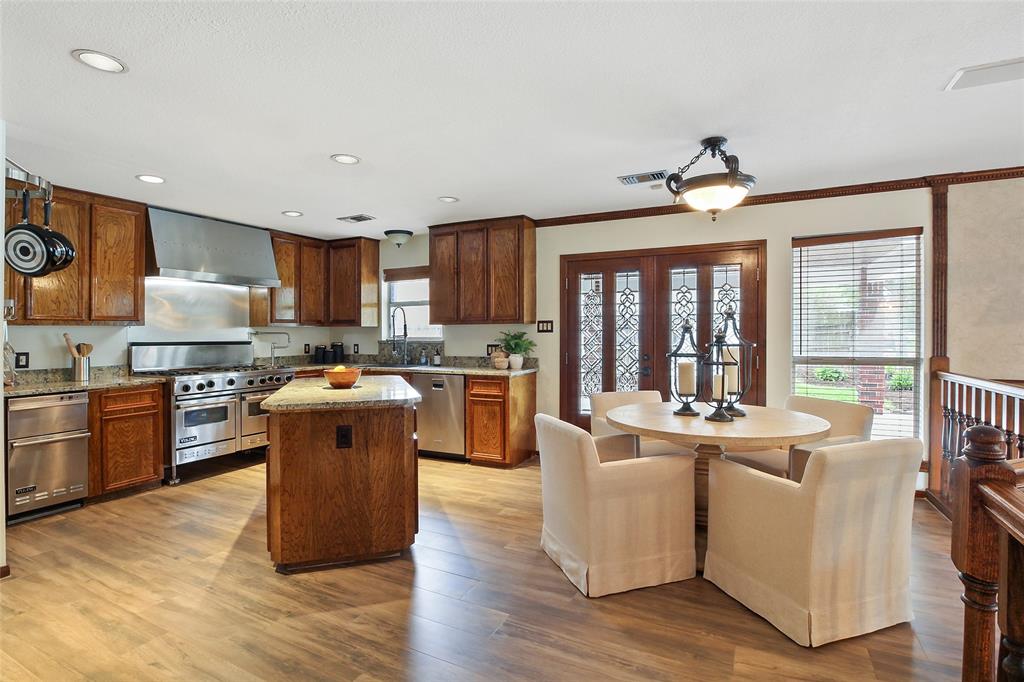 2204 Airline Drive, Friendswood, Texas image 10