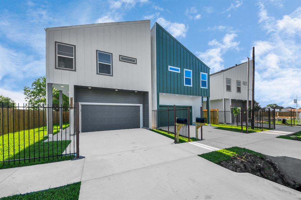 9303 & 9305 Jutland Road