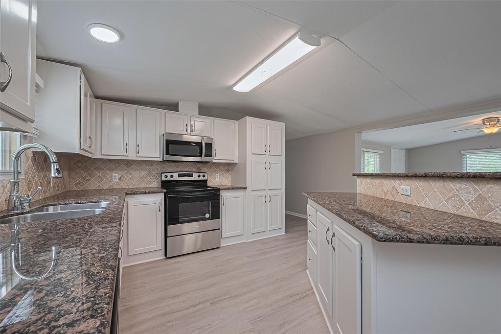 8856 Greenwood Drive, Cleveland, Texas image 23