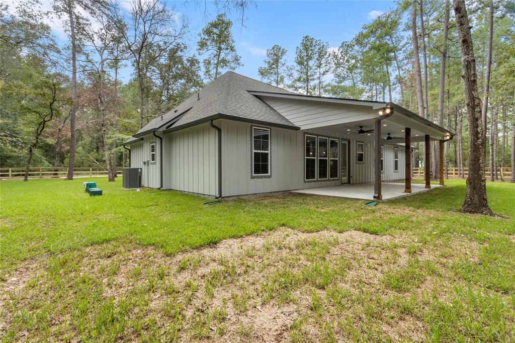 11193 Wildwood Lane, Plantersville, Texas image 9
