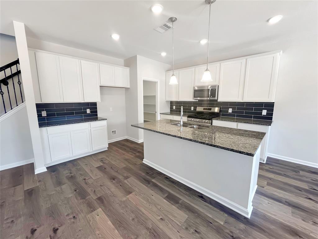 27378 Axis Deer Trail, Magnolia, Texas image 4