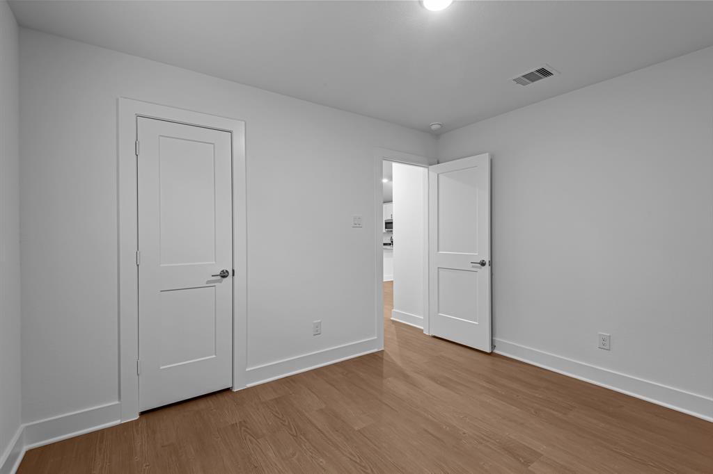 1230 Lancer Leap Drive, Alvin, Texas image 14