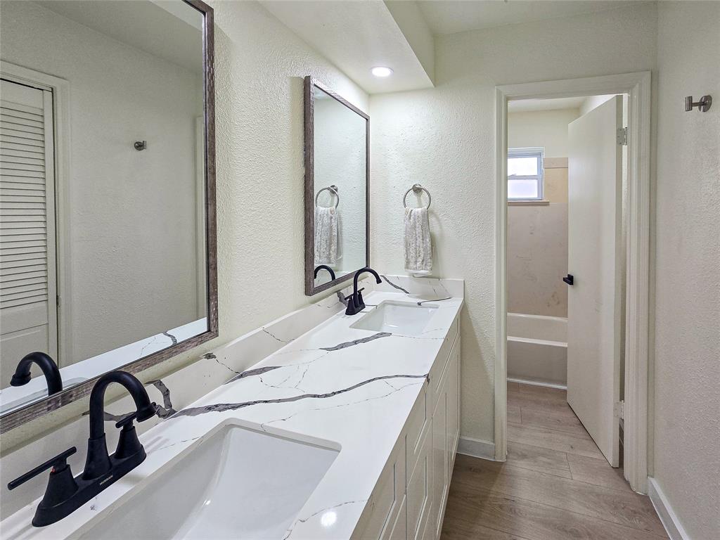 11711 Kangaroo Court, Meadows Place, Texas image 18