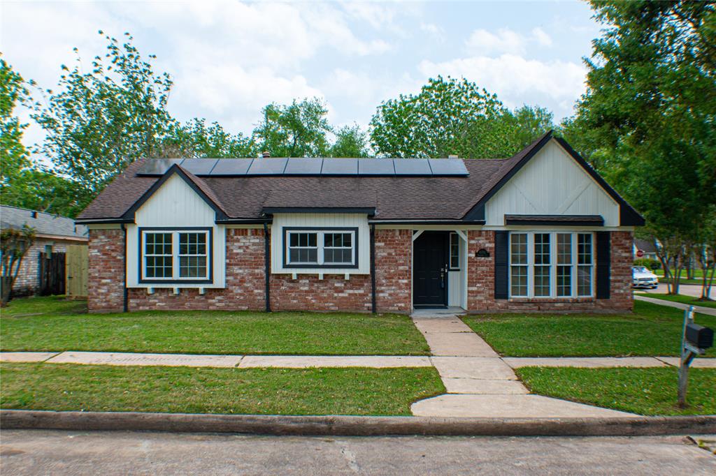 11711 Kangaroo Court, Meadows Place, Texas image 1