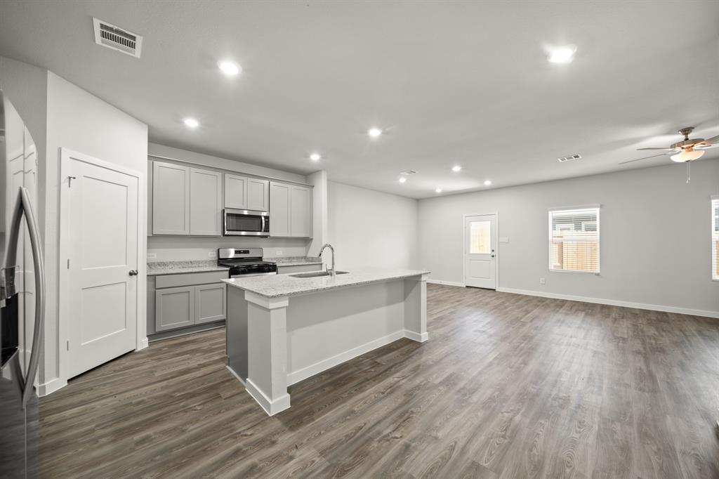 11922 Wisteria Meadows Drive, Willis, Texas image 7