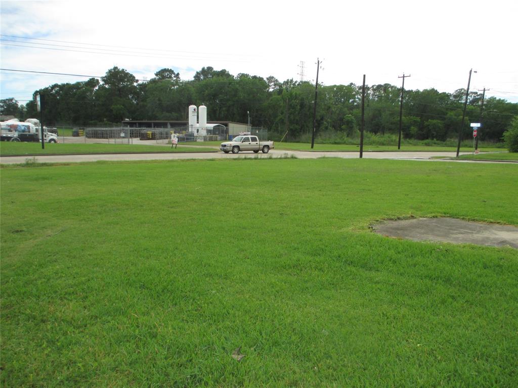 1008 W Main Street, Baytown, Texas image 2