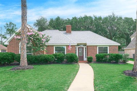 Photo of 15854 Knolls Lodge Drive Dr, Houston, TX (MLS # 18094149)