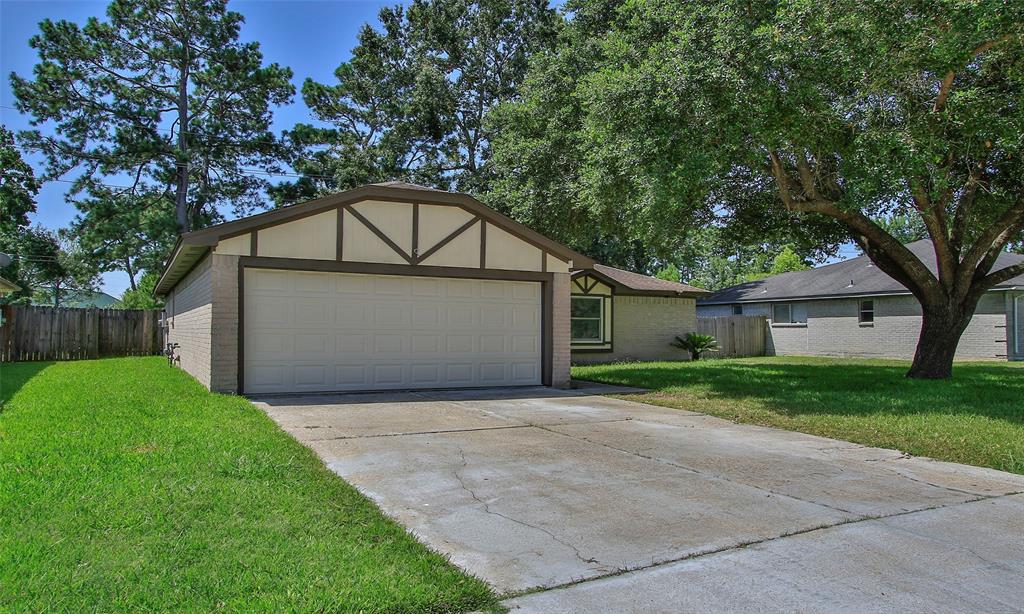 7502 Blanco Pines Drive, Humble, Texas image 3