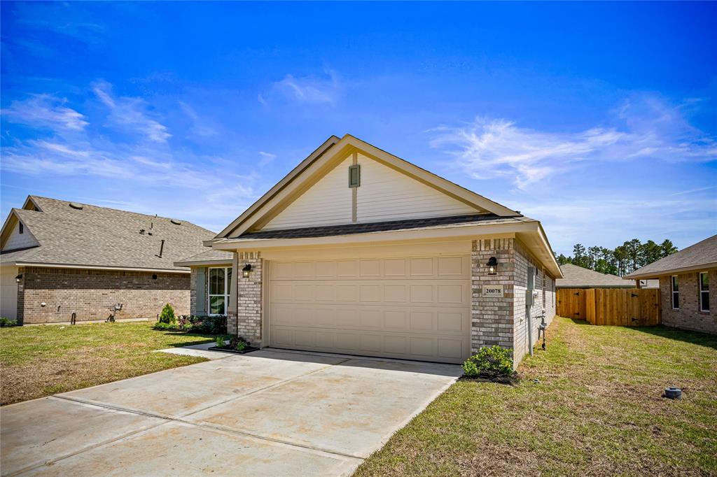 20078 Swinley Forest Drive, Cleveland, Texas image 3