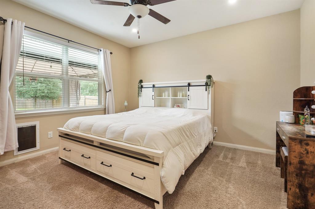 8858 Oval Glass Street, Conroe, Texas image 10
