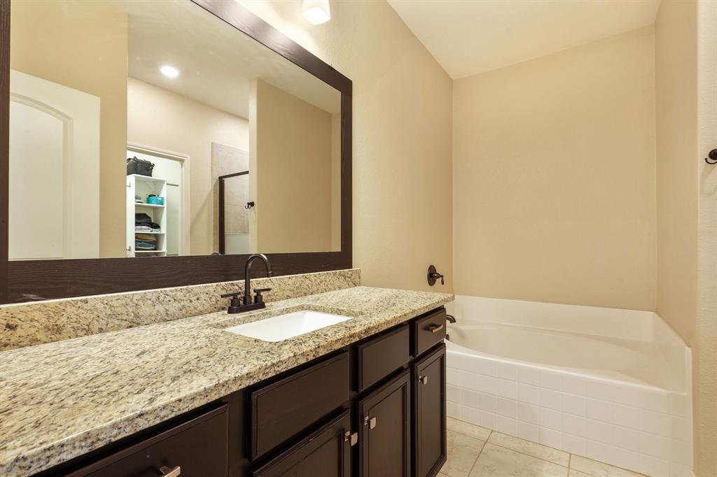 8858 Oval Glass Street, Conroe, Texas image 13