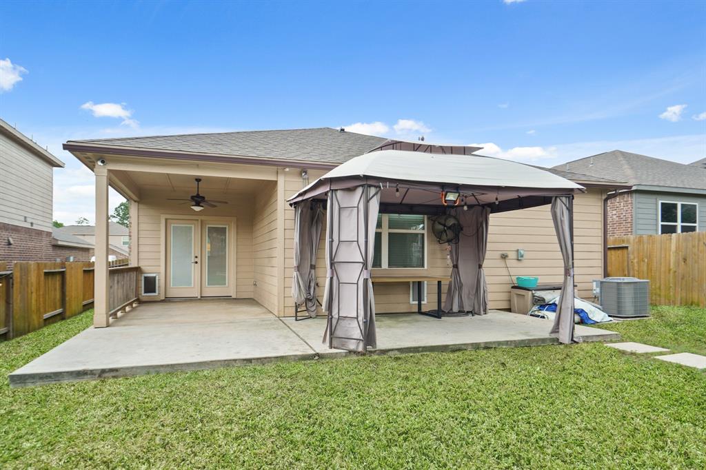 8858 Oval Glass Street, Conroe, Texas image 19