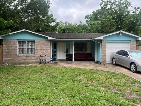 Single Family Residence in Houston TX 2811 Knotty Oaks Trail.jpg