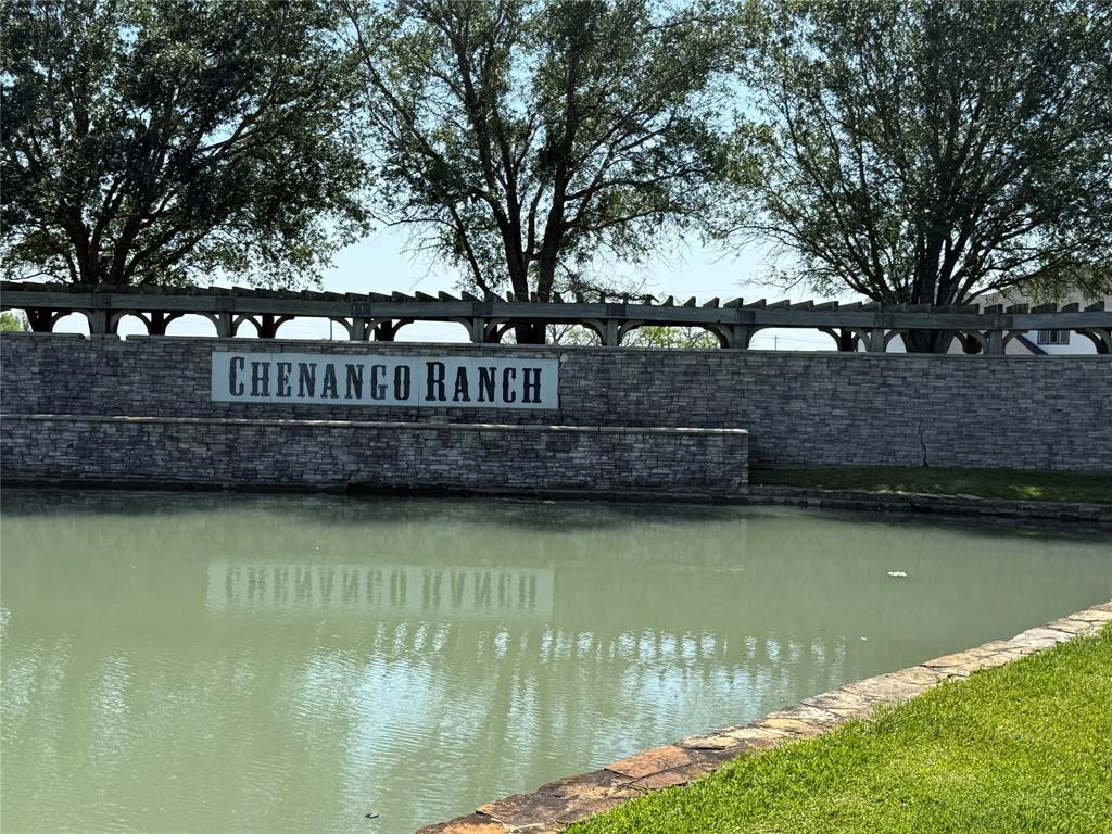 21910 Chenango Lake Drive, Angleton, Texas image 8