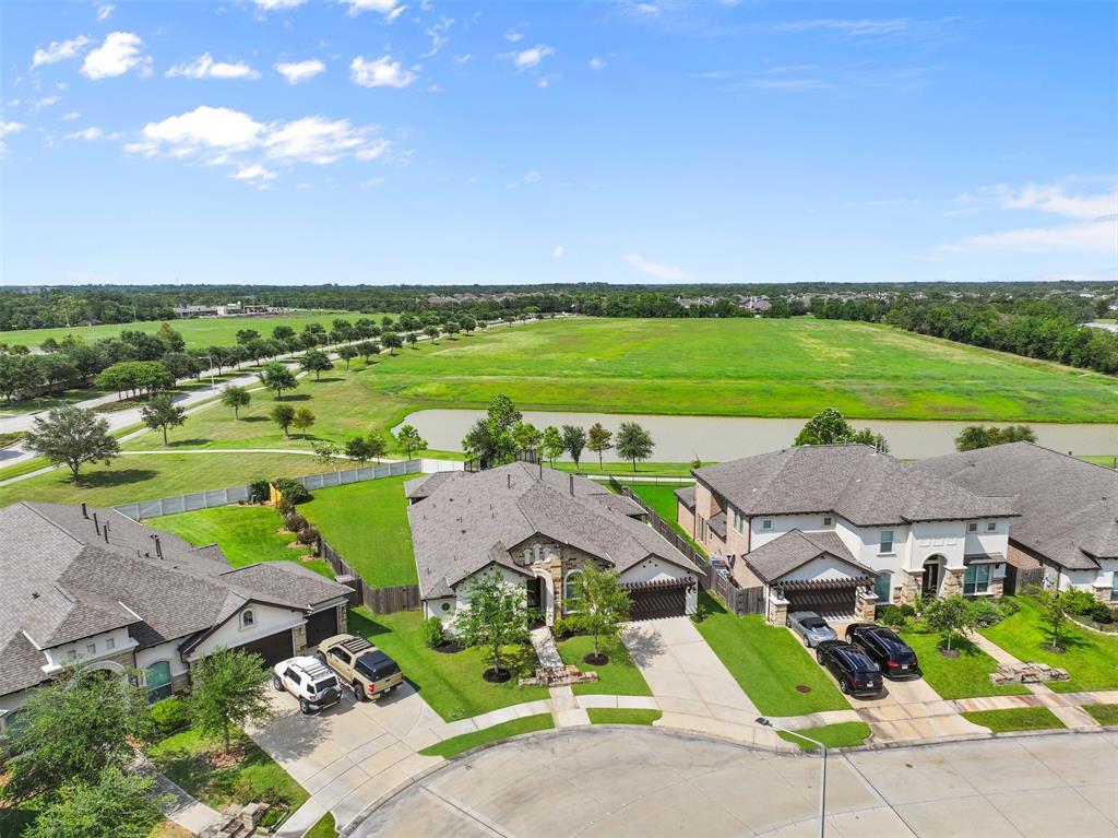 View Friendswood, TX 77546 house