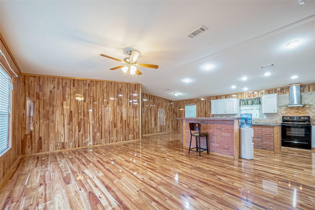 700 Pineview