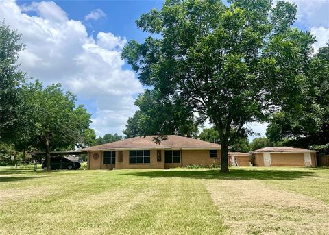 A home in Sealy