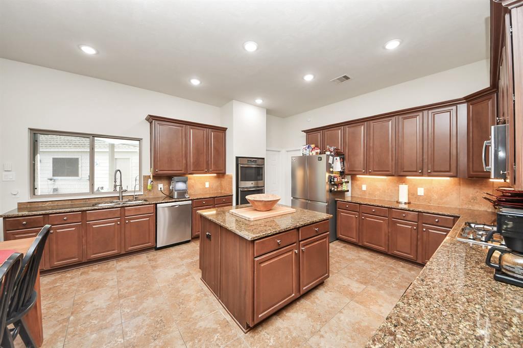 6514 Bastrop Trail, Manvel, Texas image 9