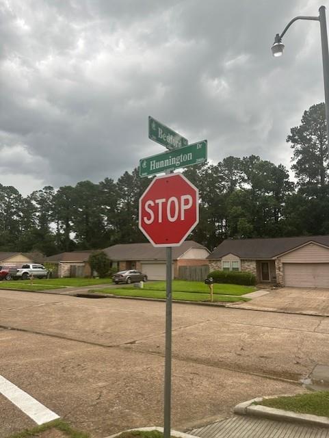 201 Bedford Ln, Conroe, Texas image 2