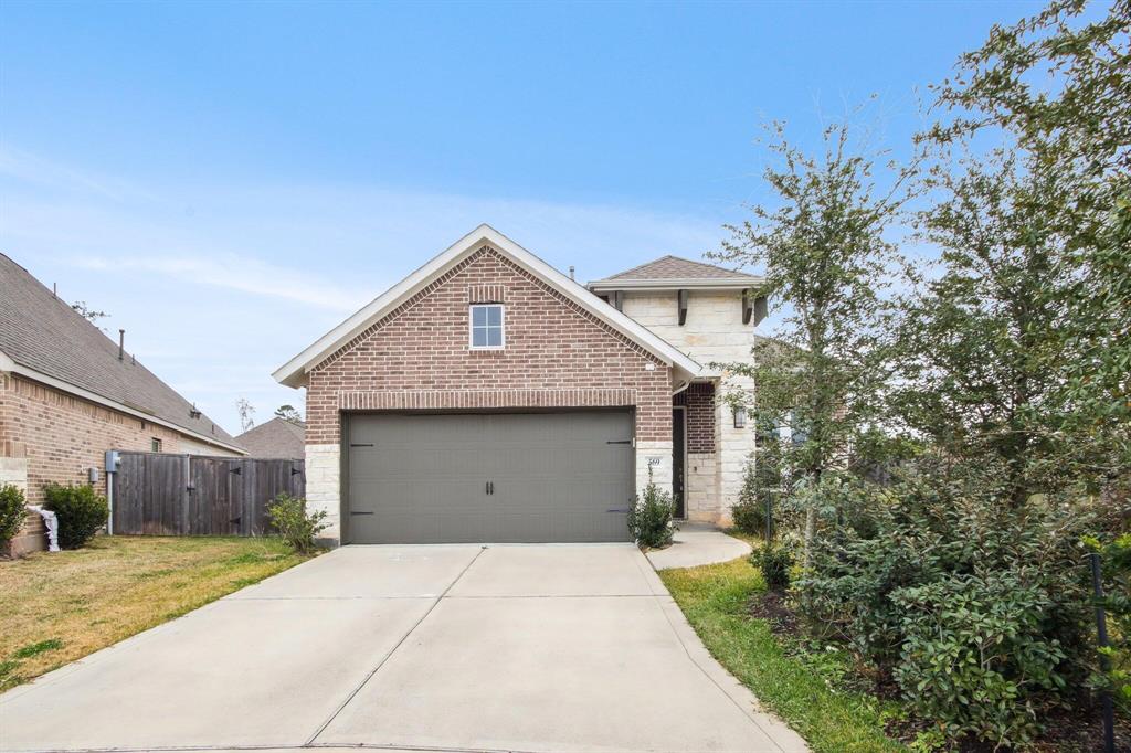 569 Cedar Harbor Court, Conroe, Texas image 1