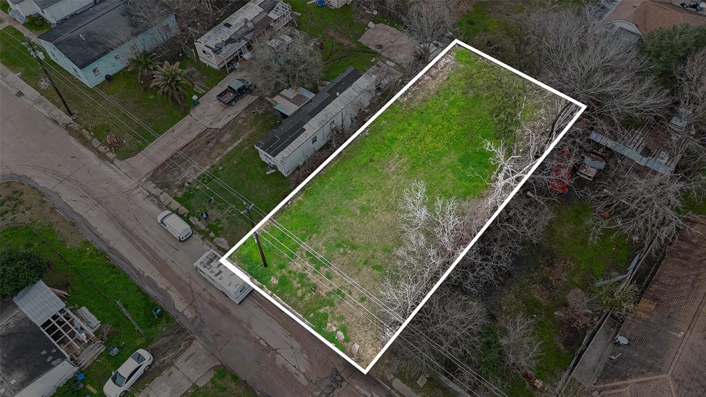 208 W Pitts Avenue, Pasadena, Texas image 3