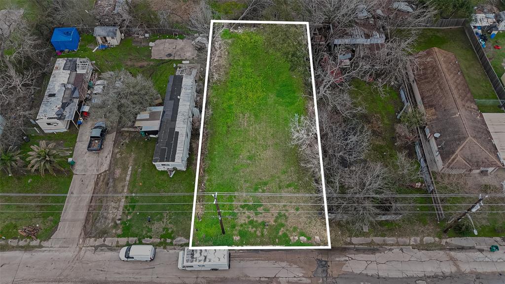 208 W Pitts Avenue, Pasadena, Texas image 1