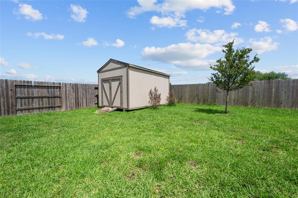 14014 Phelps Drive, Mont Belvieu, Texas image 39