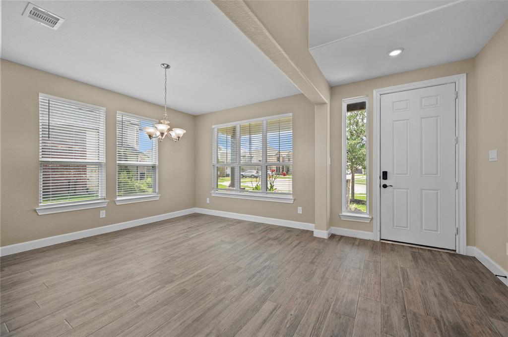 14014 Phelps Drive, Mont Belvieu, Texas image 7