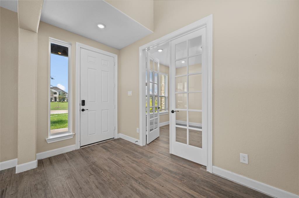 14014 Phelps Drive, Mont Belvieu, Texas image 5