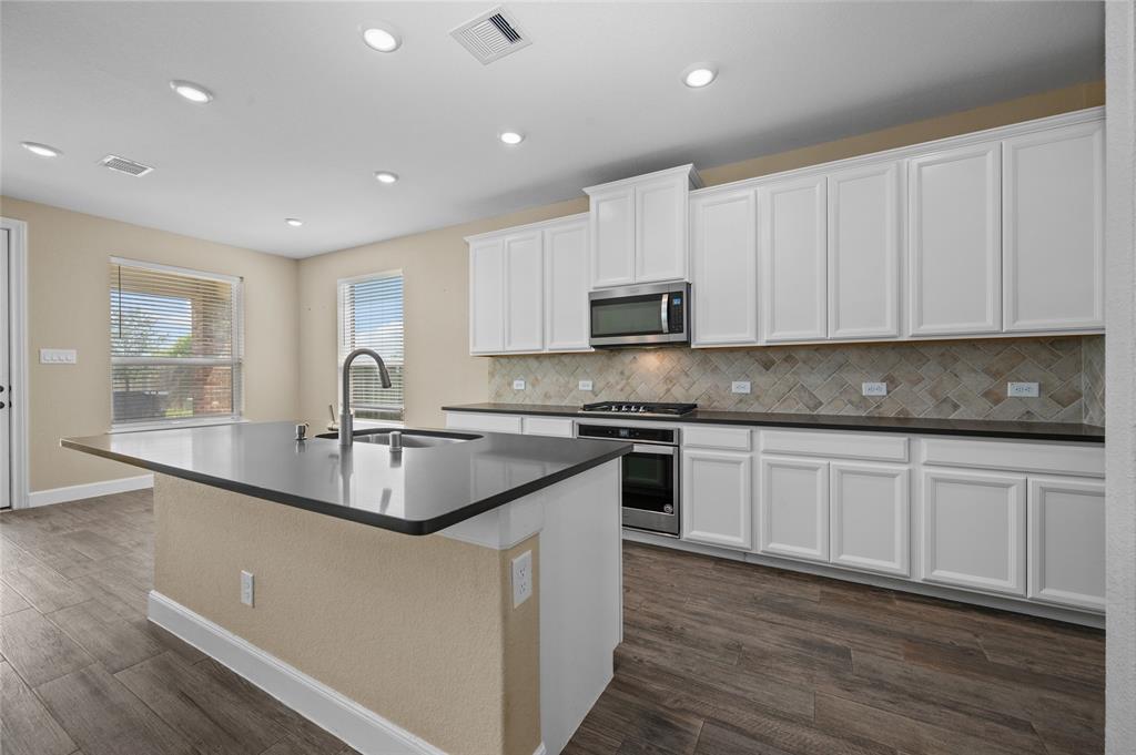 14014 Phelps Drive, Mont Belvieu, Texas image 13