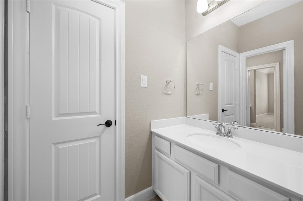 14014 Phelps Drive, Mont Belvieu, Texas image 32