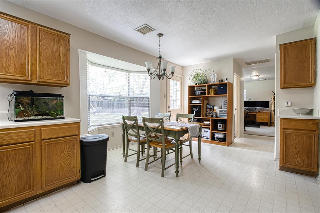 16823 Scenic Gardens Drive, Spring, Texas image 13