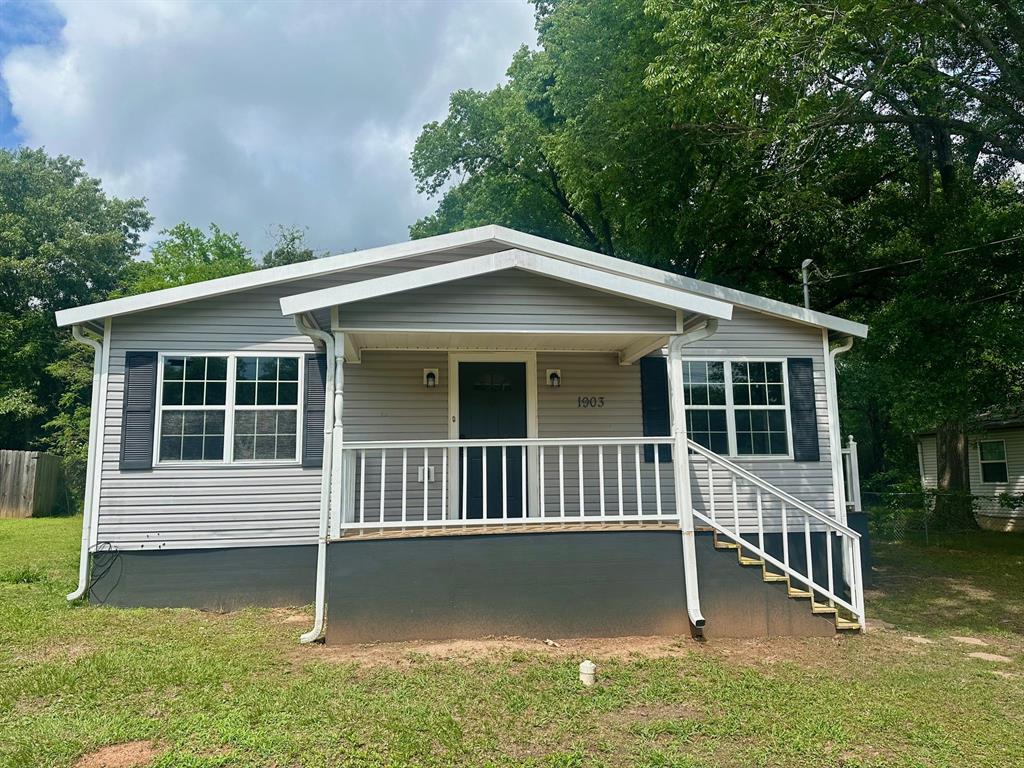 1903 Tierra Del Sol Street, Kilgore, Texas image 1