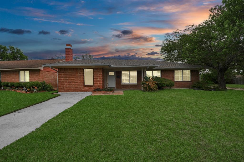 3111 Tanglebriar Drive, Pasadena, Texas image 1