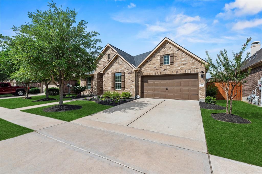 10506 Star Thistle Court, Cypress, Texas image 3