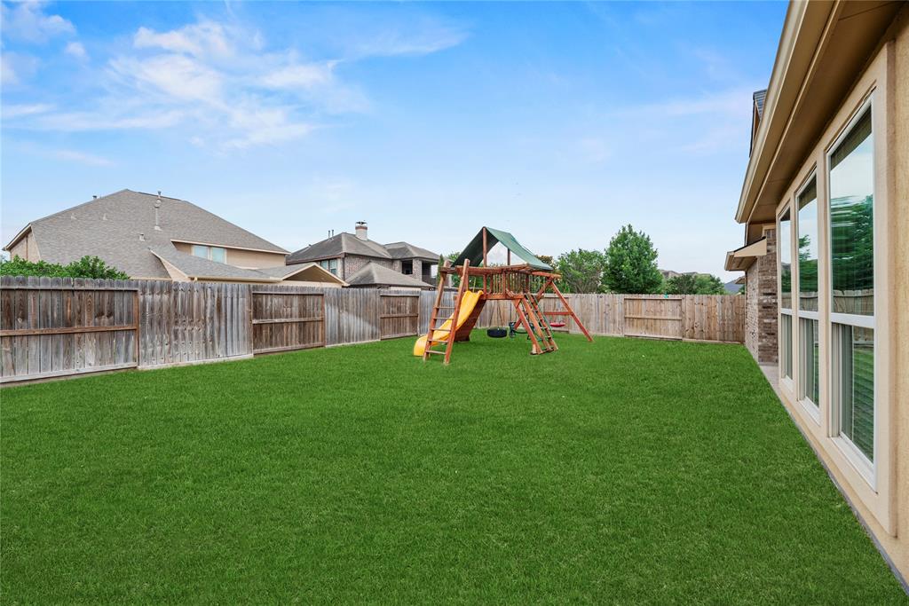 10506 Star Thistle Court, Cypress, Texas image 33