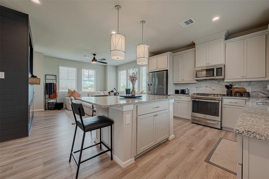 7659 Green Bulrush Way, Katy, Texas image 17