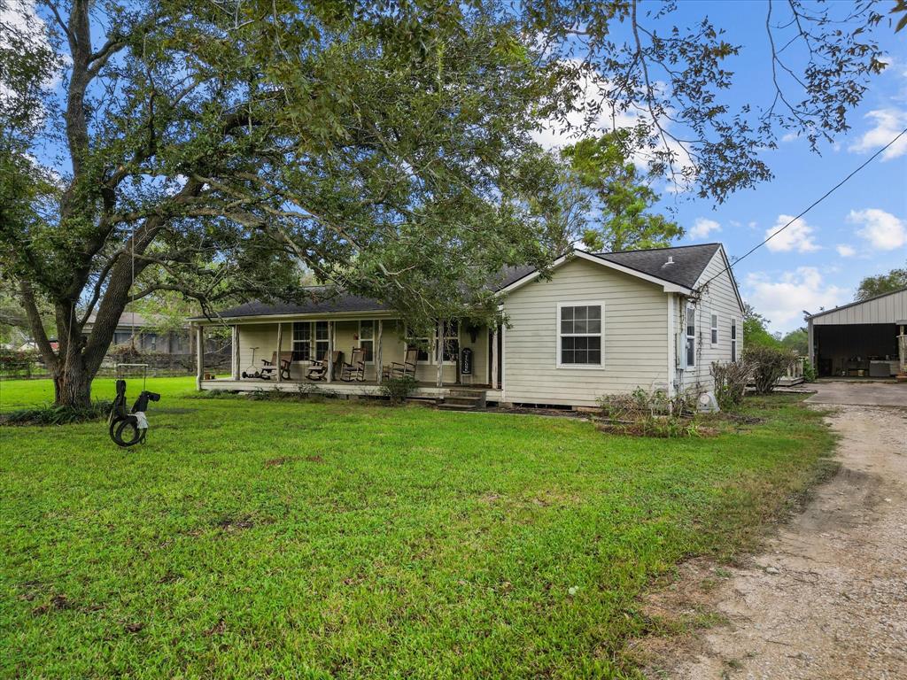 3188 County Road 181, Alvin, Texas image 4