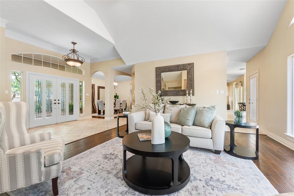 904 Pine Hollow Drive