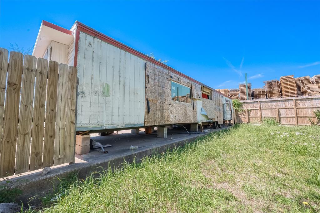 County Road 690a End, Freeport, Texas image 9