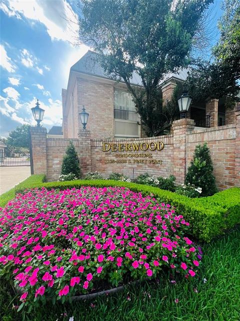 Photo of 2226 S Piney Point Road #104, Houston, TX 77063 (MLS # 9847526)