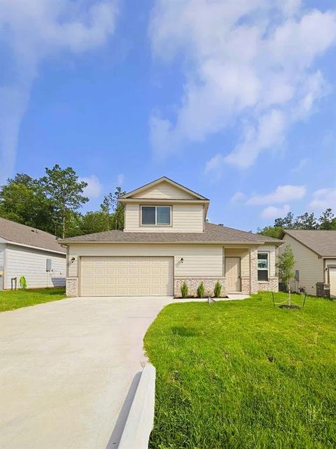 Single Family Residence in Conroe TX 2157 Cedar Bend Drive.jpg