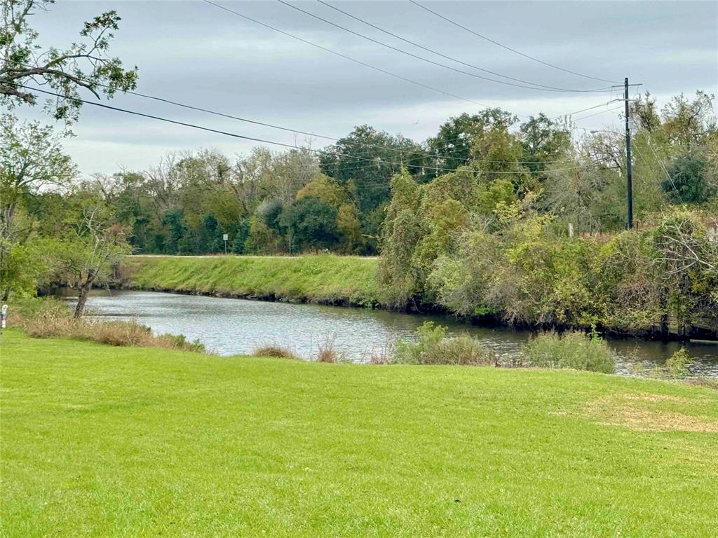 8518 County Road 171, Liverpool, Texas image 27