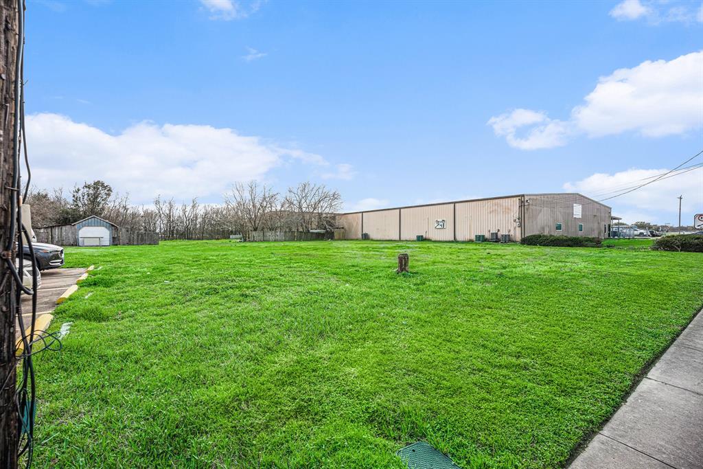 2412 Pasadena Boulevard