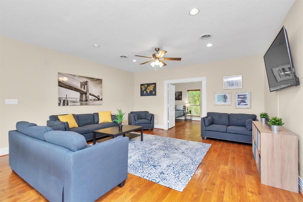 1730 Lakeshore Drive
