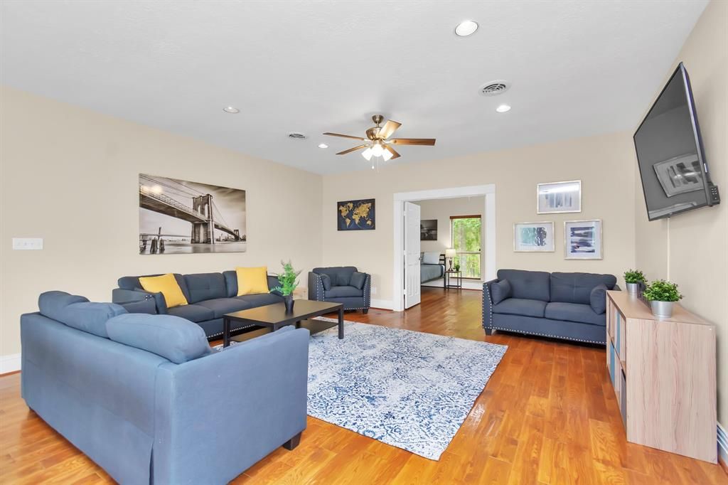 Photo of 1730 Lakeshore Drive, Kingwood, TX 77339 (MLS # 75856716)
