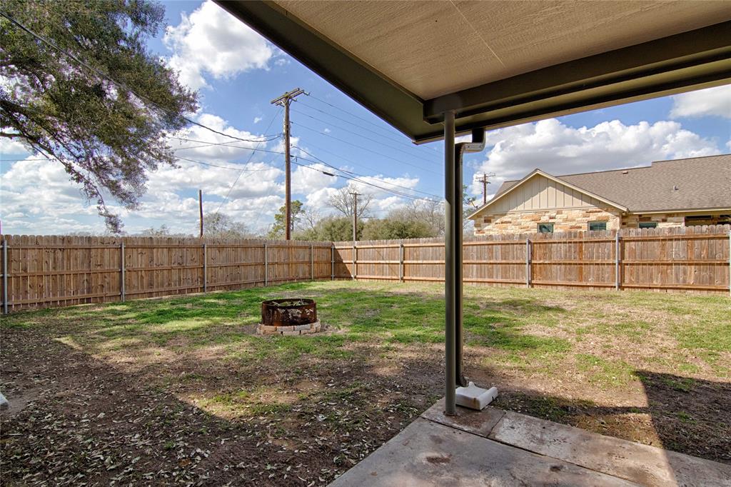 221 W Wagner Street, Shiner, Texas image 24