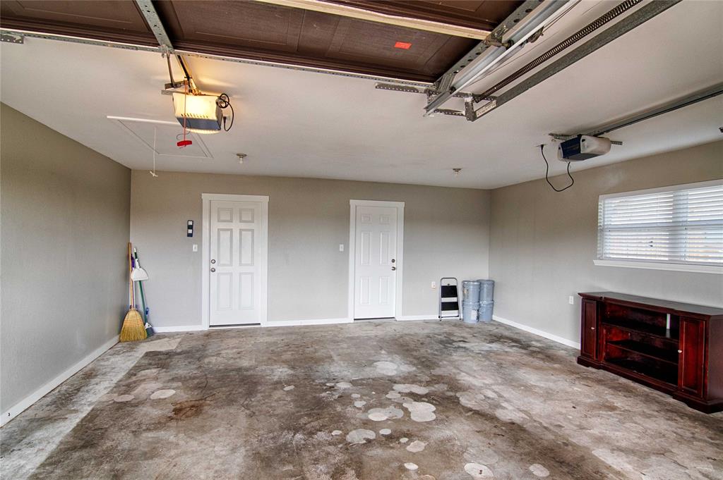 221 W Wagner Street, Shiner, Texas image 21