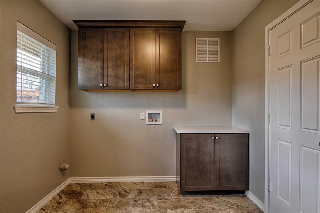 221 W Wagner Street, Shiner, Texas image 18
