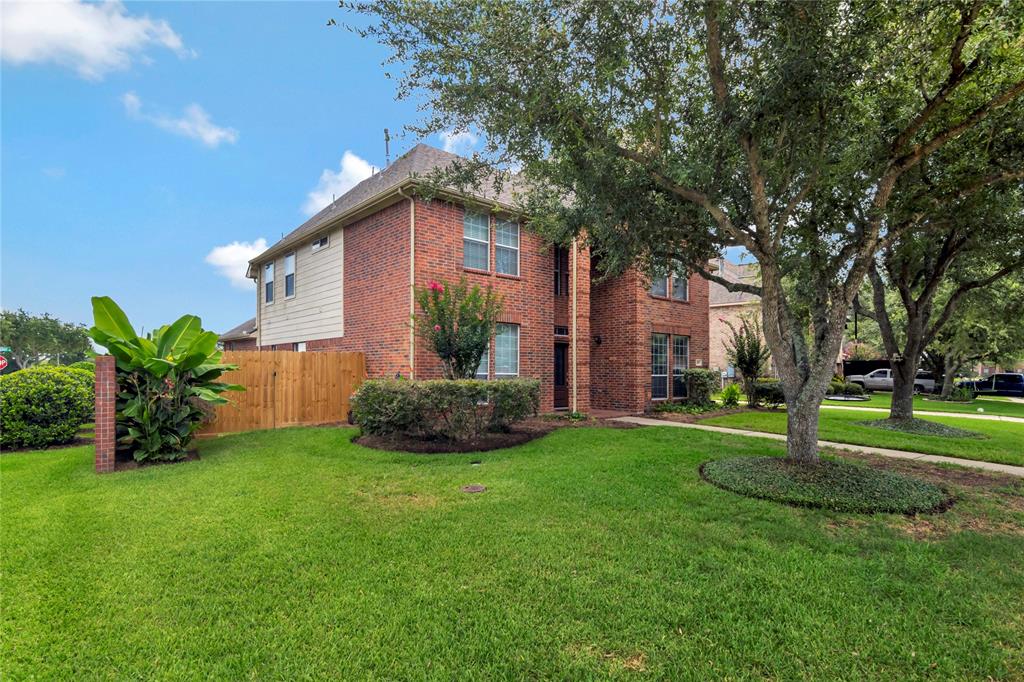 216 Willow Pointe Drive